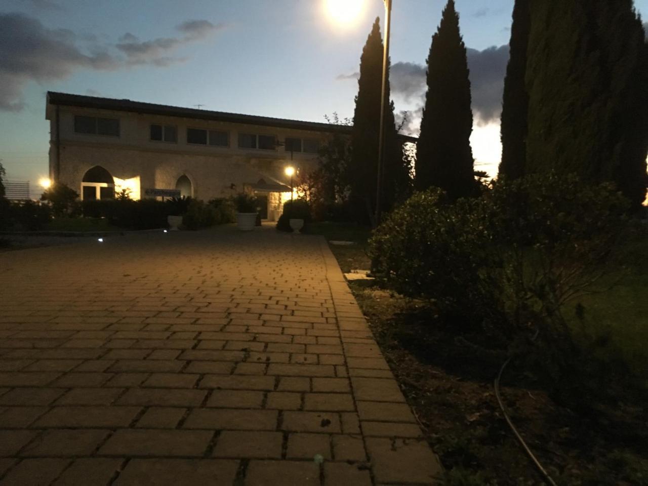 Bed and Breakfast Zyra Garden Club Acquaviva delle Fonti Exterior foto
